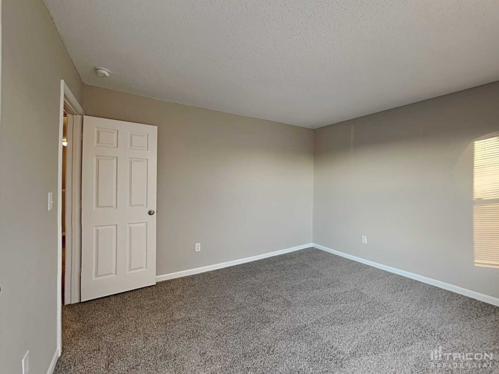Building Photo - 6642 Southern Ridge Dr
