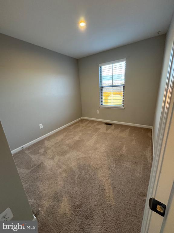 Building Photo - 120 Tolocka Terrace NE