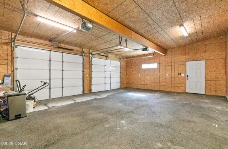 Building Photo - 6496 Racine St