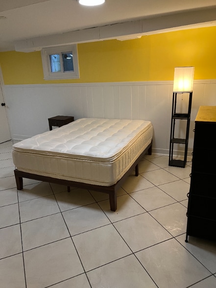 Building Photo - 219 Cumley Terrace