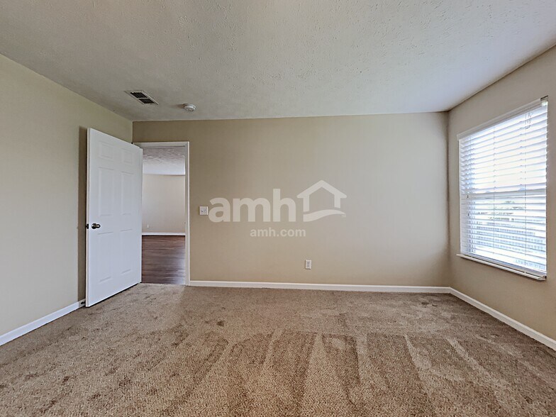 Building Photo - 316 Stewart Springs Dr