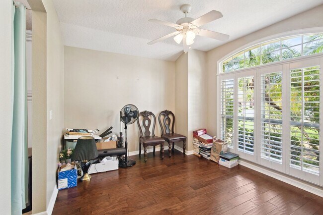 Building Photo - 4 Bedroom Single Family in Orlando