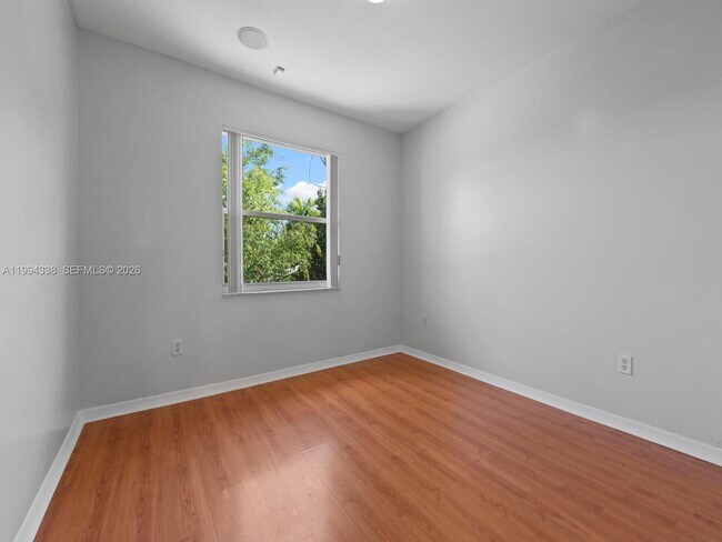 Building Photo - 5001 SW 140th Terrace