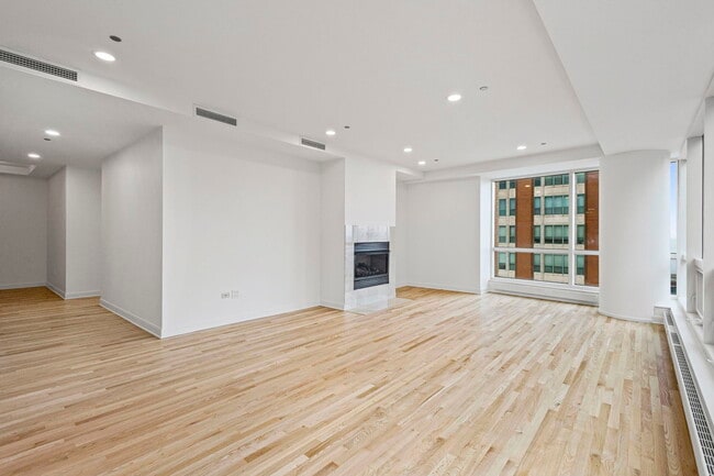 Building Photo - 415 E North Water St