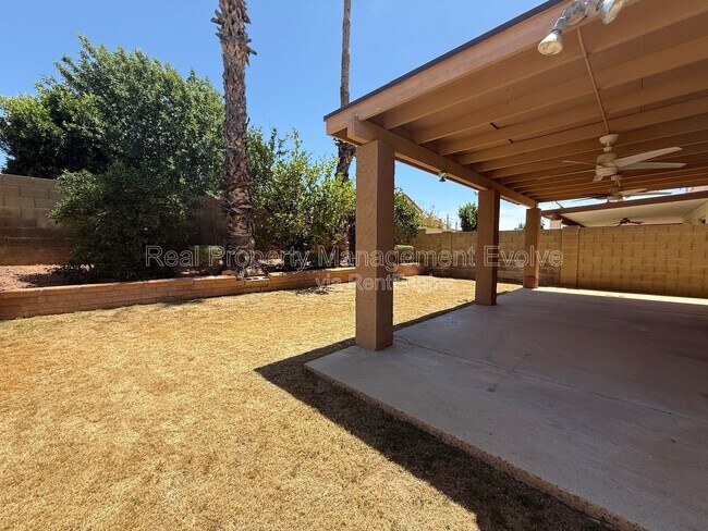 Building Photo - 17215 N 46th Pl
