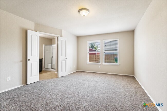 Building Photo - 1533 Redbridge Dr