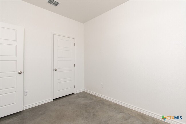 Building Photo - 3905 Hackberry Dr