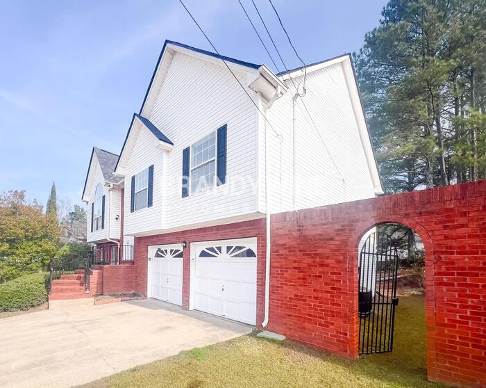 Building Photo - 1570 Smithson Dr