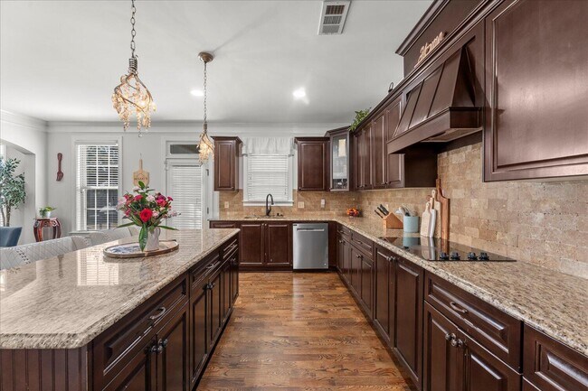 Building Photo - 5307 Bull St