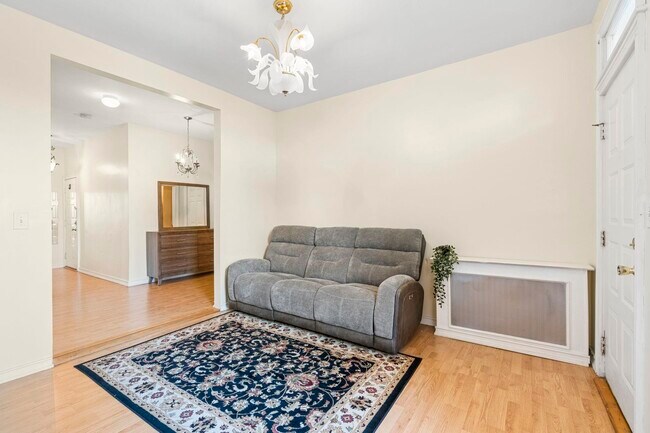 Building Photo - 282 Magnolia Ave