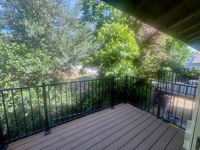 Building Photo - Nicely updated 2-bedroom 1-bath apartment in Auburn!