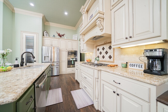 Building Photo - 1610 Olympic Drive