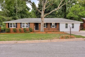 Building Photo - Newly Updated 4 Bed/2 Bath Columbia County...