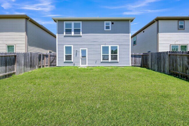 Building Photo - 7314 Madison Cmns Ln