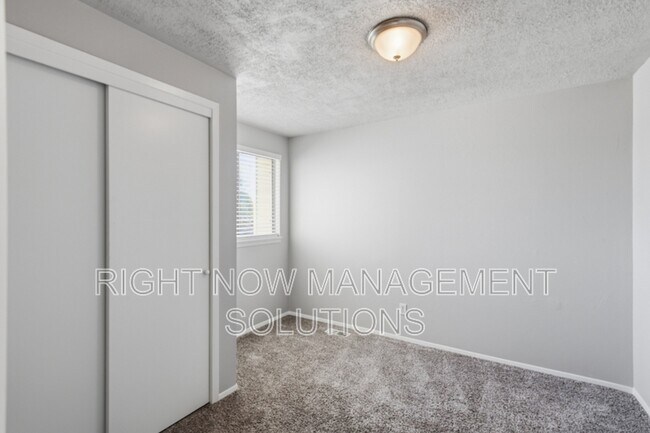 Building Photo - 1510 Storey St