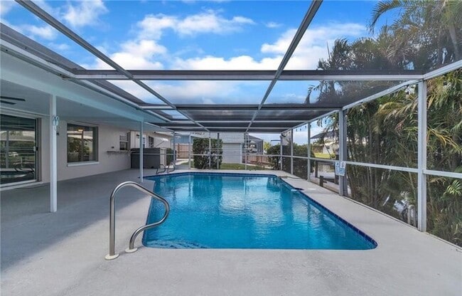 Building Photo - North Fort Myers Pool Home
