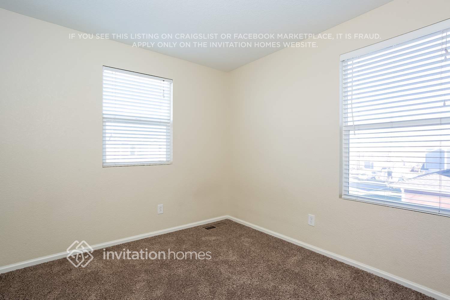Building Photo - 729 Canyon Ln