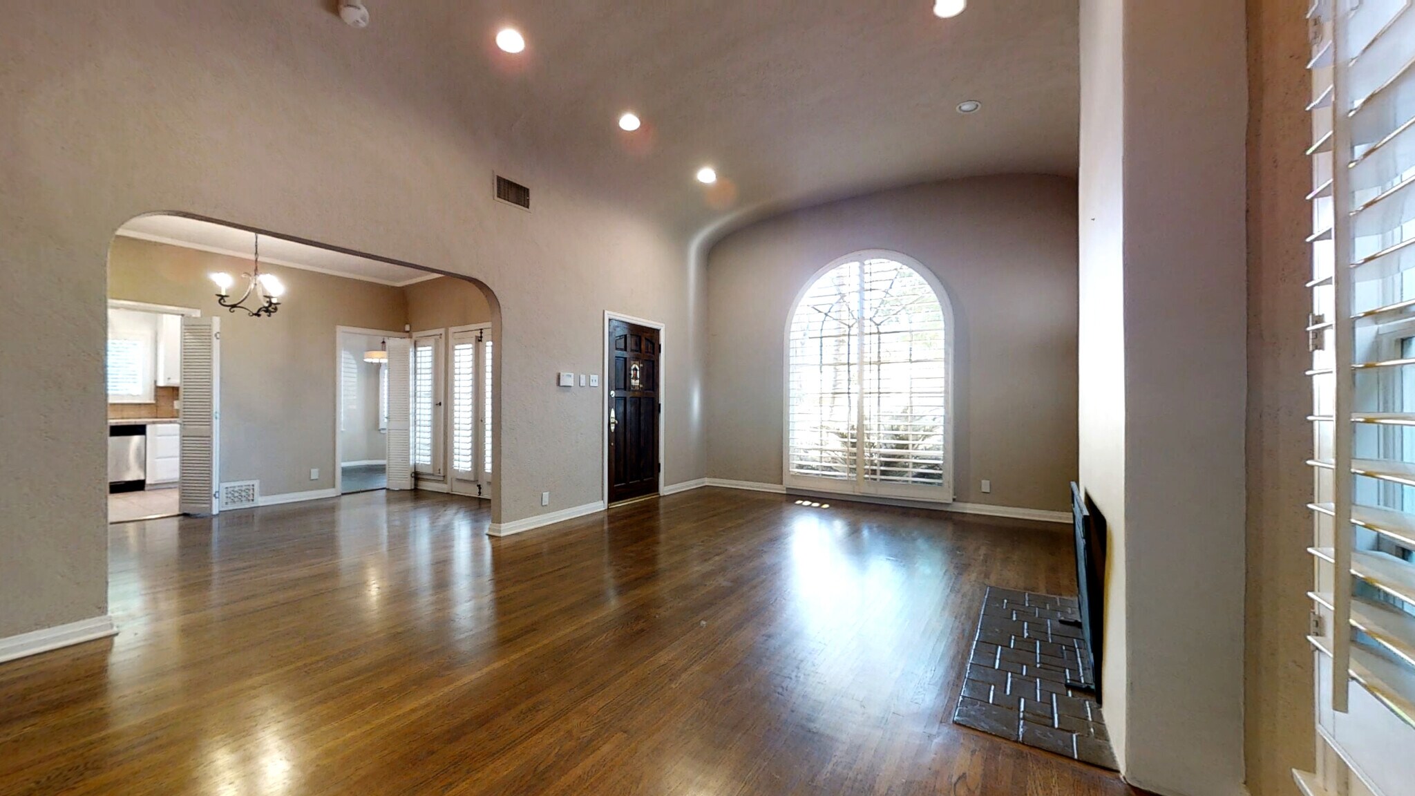 Building Photo - 123 N La Jolla Ave