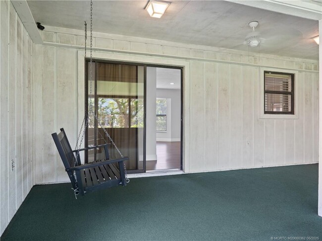 Building Photo - 2468 N W Everglades Blvd