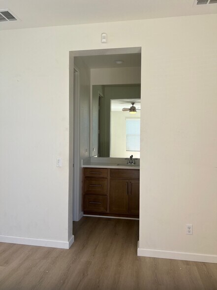 Building Photo - 30699 Belmont Hts