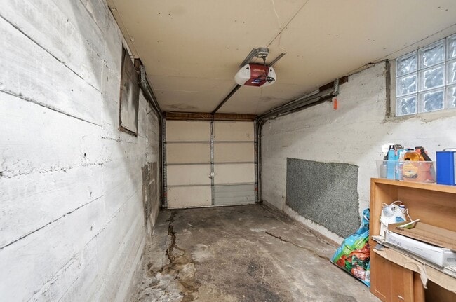 Building Photo - 2 Bed 2 Bath in Oakley!