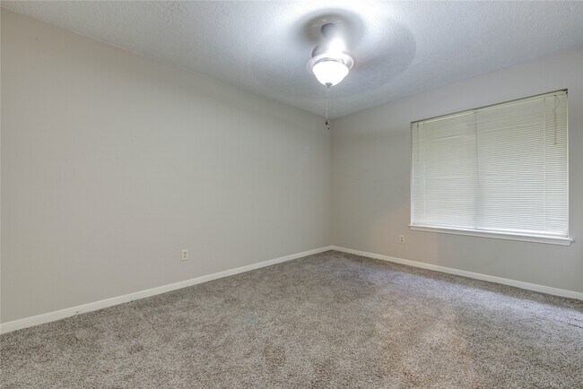 Building Photo - 3322 Larkwood Ln