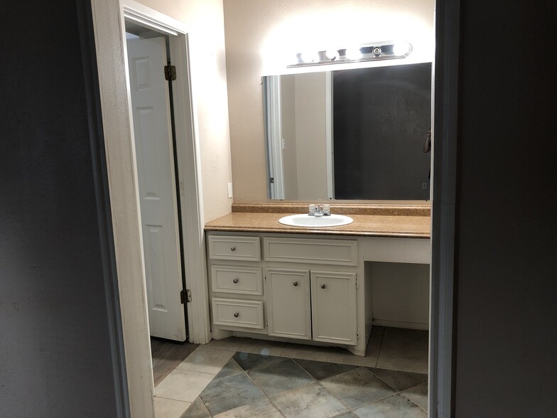 Building Photo - 3504 24th St