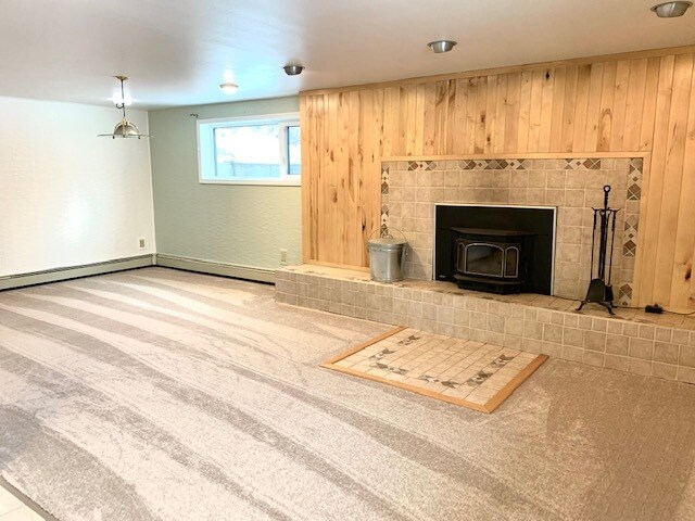 Spacious livingroom - 2279 Franklin St