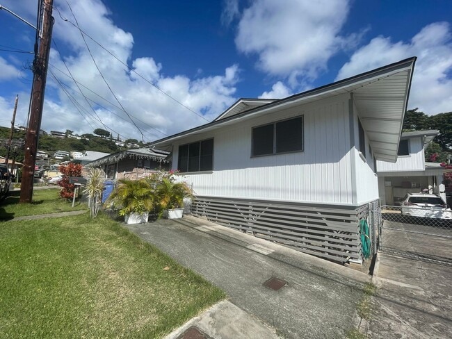 Building Photo - 212 Pakohana St