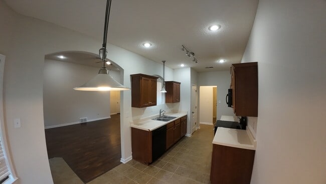 Building Photo - 135 Clear Springs Dr