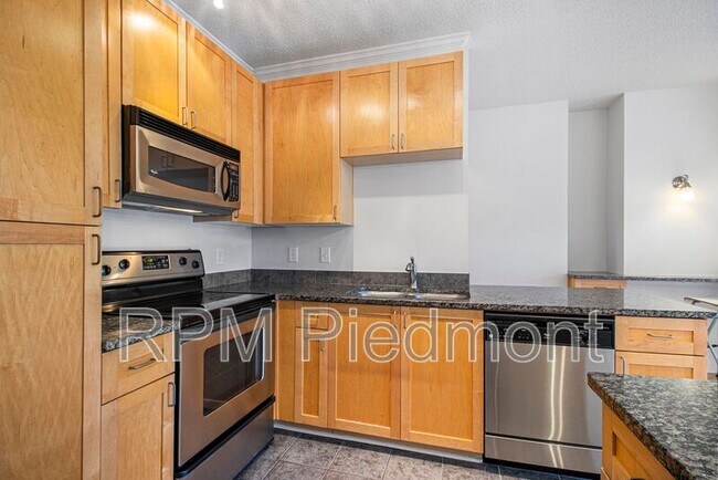 Building Photo - 401 16th St NW