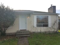 Building Photo - Charming Port Angeles Home For Lease