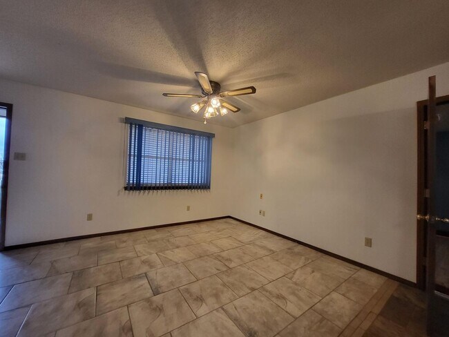 Building Photo - Great home on a corner lot