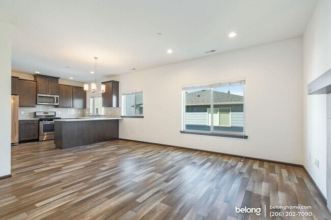 Building Photo - 12010 27th Ct S