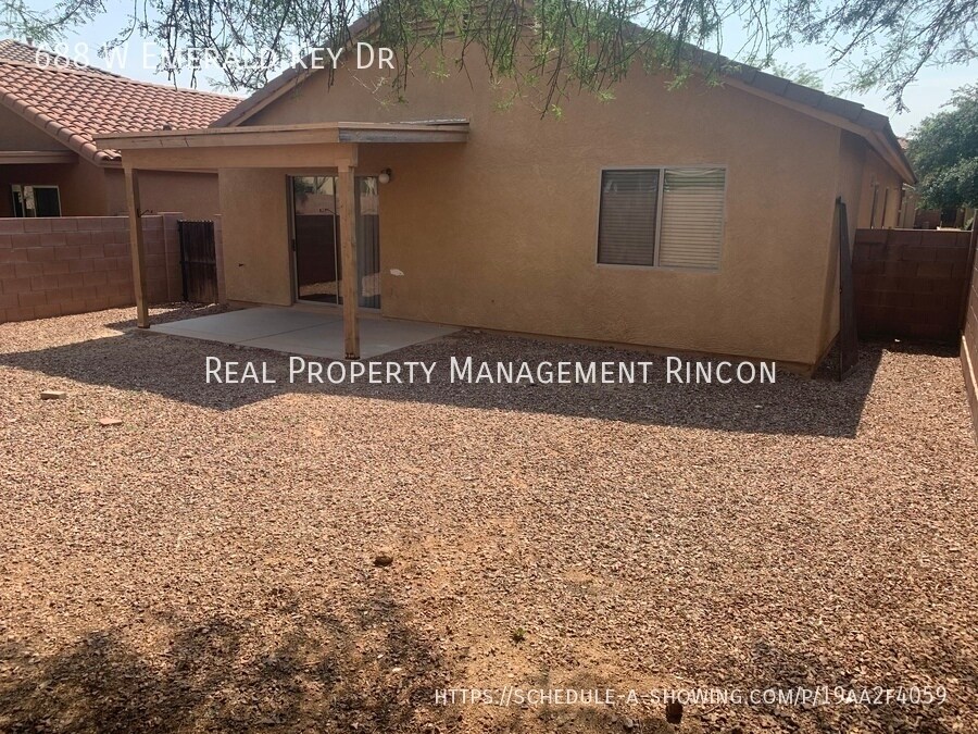 Building Photo - 688 W Emerald Key Dr