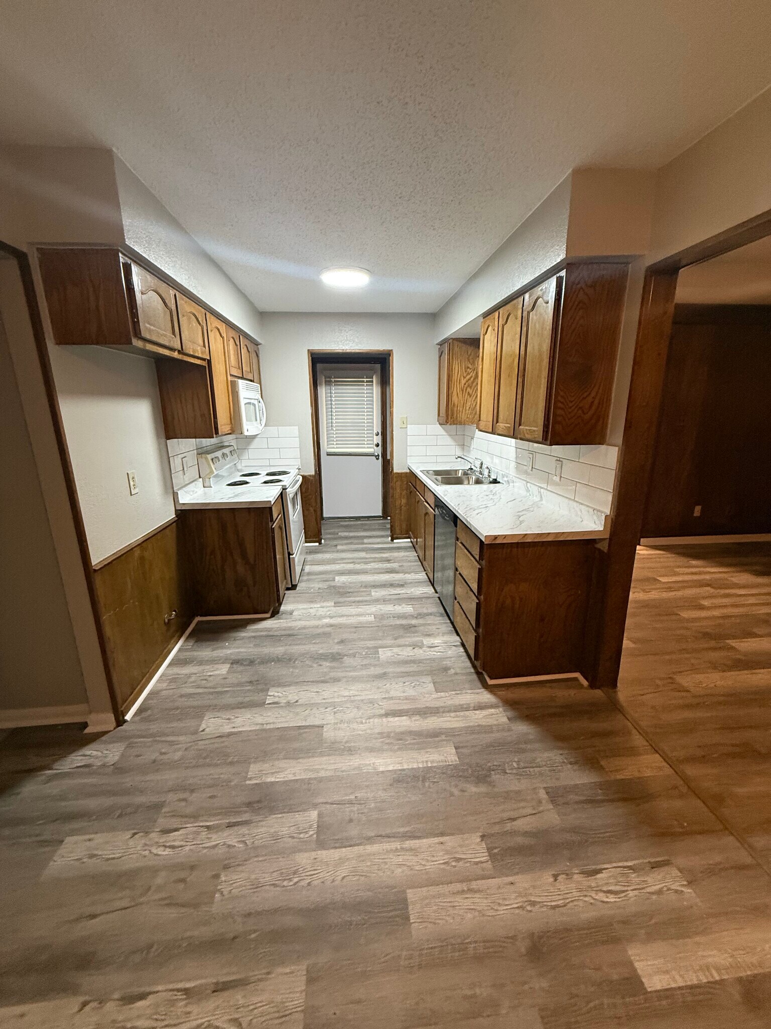Kitchen - 1401 Lackey Ct