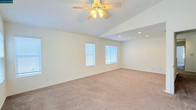Building Photo - 1023 Vista Pointe Cir