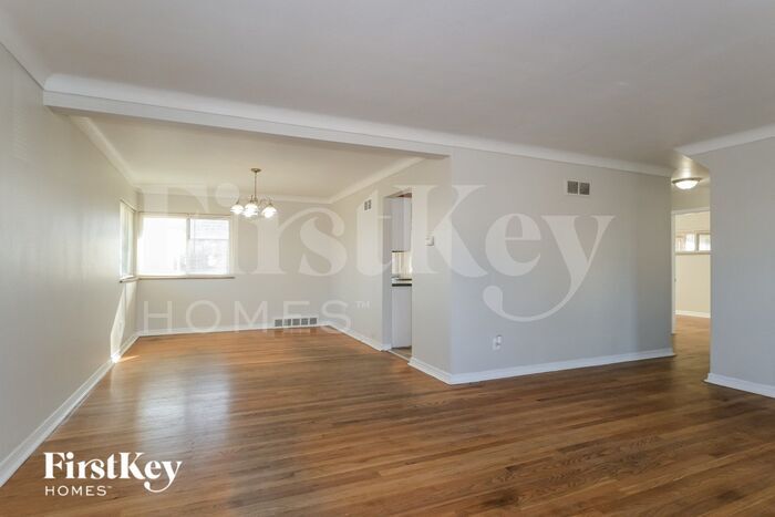 Building Photo - 8680 Belhaven Dr