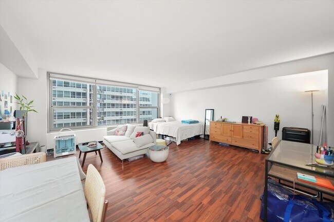 Building Photo - 3600 N Lake Shore Dr