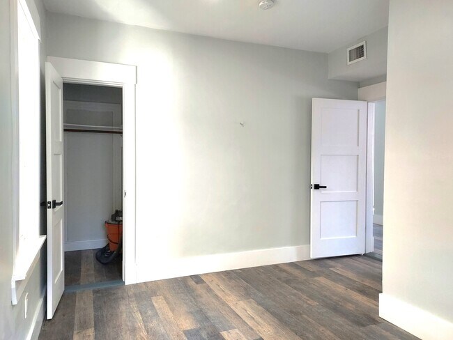 Building Photo - 9 Spring Garden St