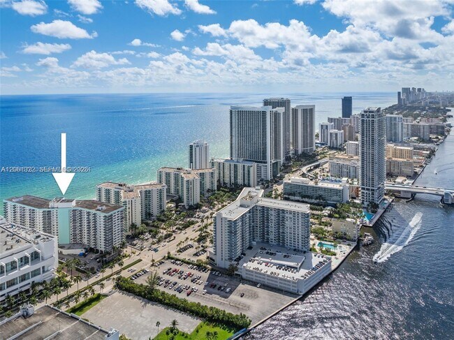 Building Photo - 3725 S Ocean Dr