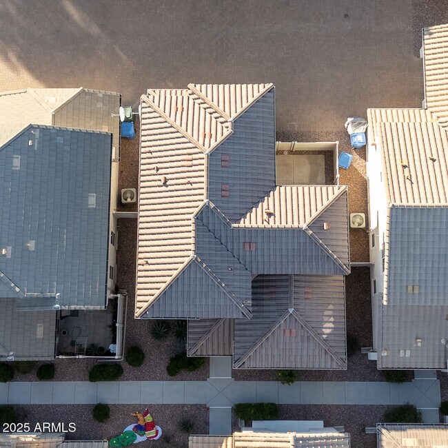 Building Photo - 1958 W Busoni Pl