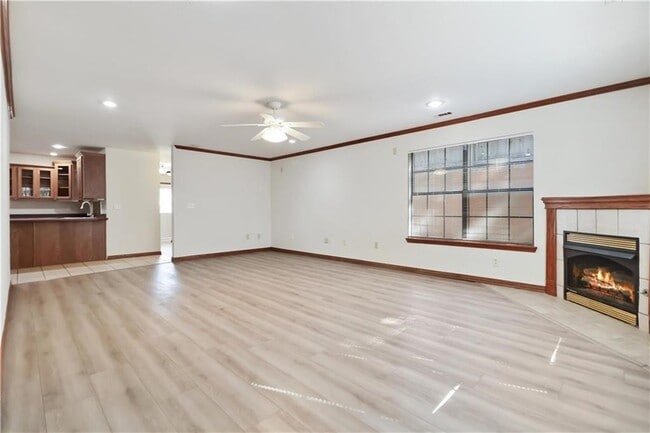 Building Photo - 2915 E Sterling Ct