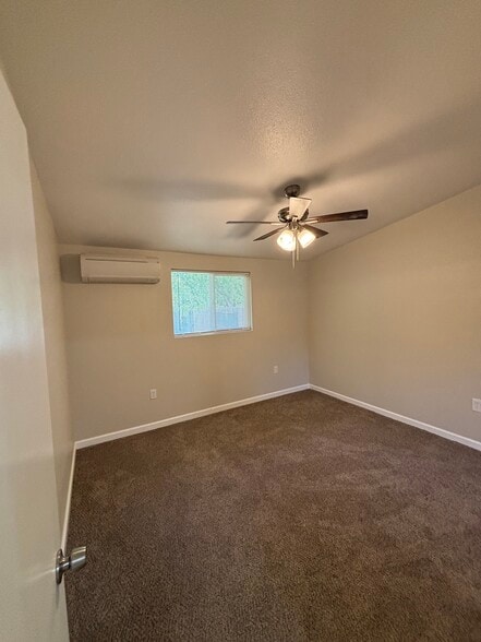 Building Photo - 80 Kaer Ave