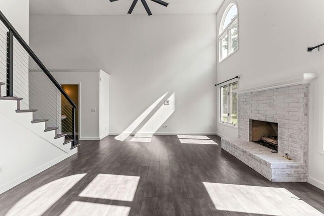 Building Photo - 47 Stonehenge Dr