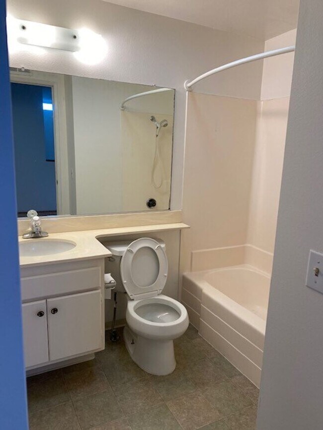 Building Photo - **Coming Soon** Modern Irvine Townhome in ...