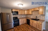 Building Photo - Pet Friendly 3 Bdrm in Sunset!