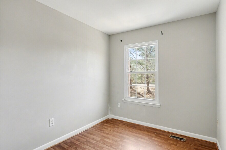 Building Photo - 19009 Crosstie Ter