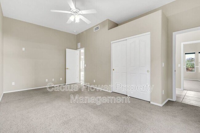 Building Photo - 2524 N Sunrise