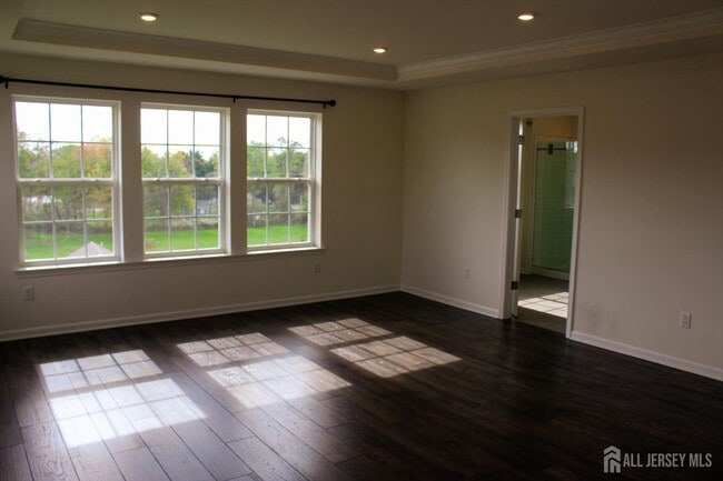 Building Photo - 601 Charleston Dr